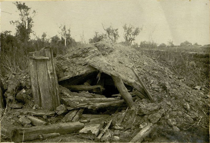 Фотография: Немецкая землянка, разрушенная огнем нашей артиллерии