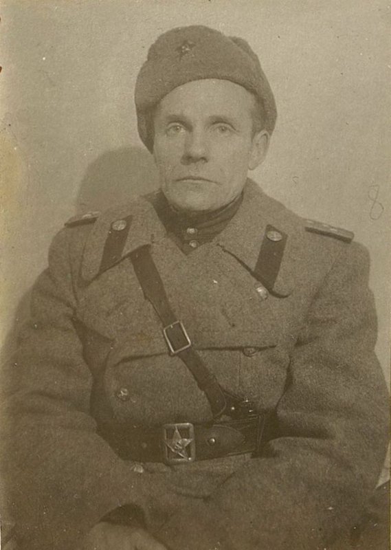 Фотография: Капитан Лавров - Заместитель командира по политической части