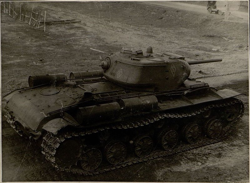 Фотография: Тяжелый танк КВ-1с