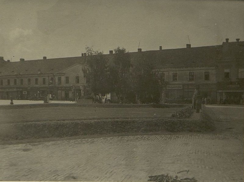 Фотография: Благоустройство площади