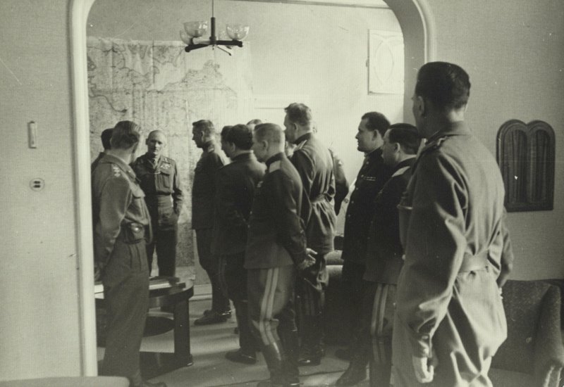 Link-up on the Elbe.Representatives of the command of 2nd Belorussian Front at the British command reception. 