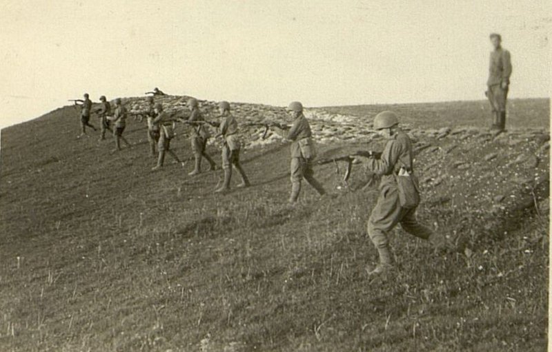 Image: The fighters go on the offensive