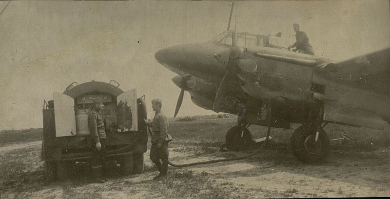 Фотография: Водитель Бриков за период Отечественной войны запустил 6580 самолетов