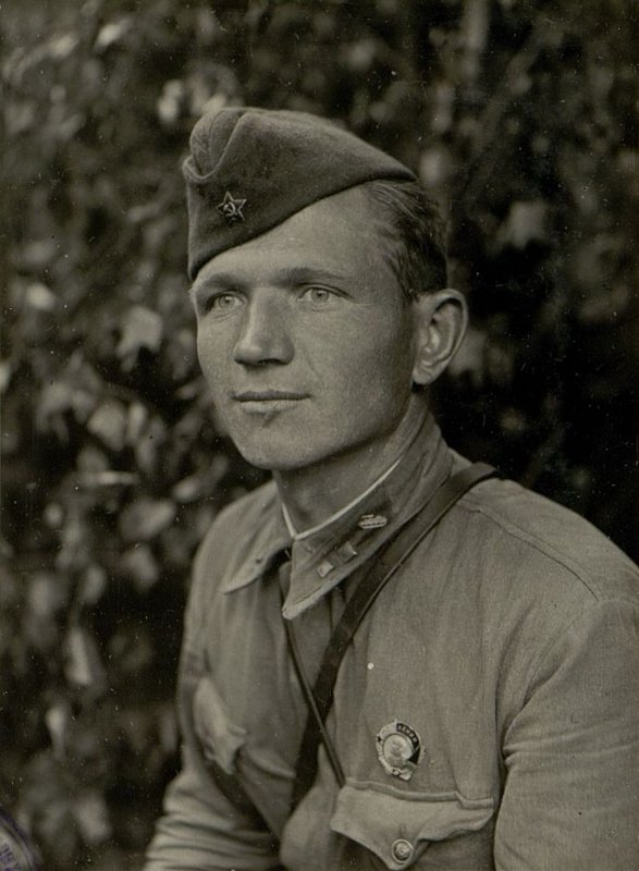 Image: The commander of the tank "T-34" Lieutenant Sherstnev V.M.