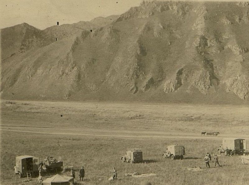 Фотография: Лагерь штаба дивизии в горах Большого Хингана