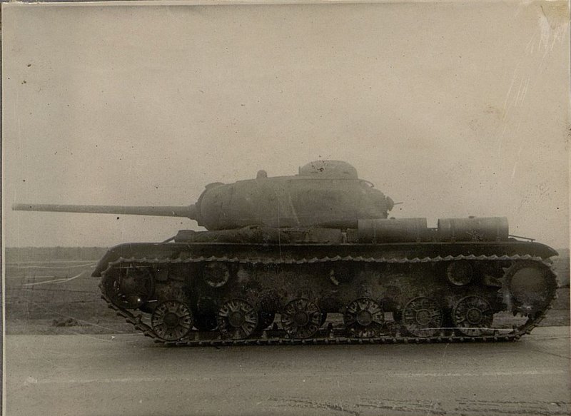 Фотография: Тяжелый танк КВ-85