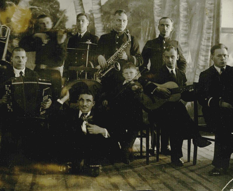 Participants of the Red Navy amateur performances of the separate 11th air squadron of the Baltic Fleet