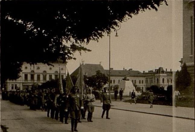 Фотография: На марше из Чехословакии в Румынию