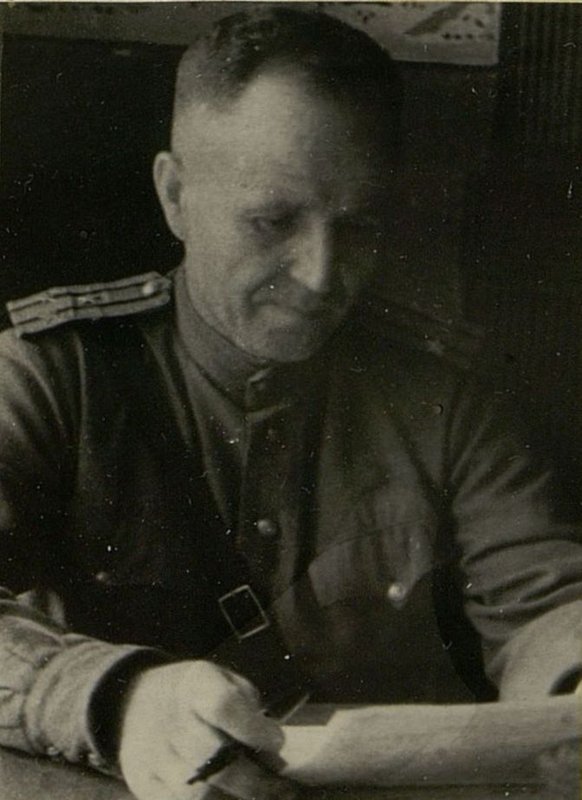 Фотография: Заместителькомандующего 35 Армии по инженер. войскам полковник Гарпинич А.Н.