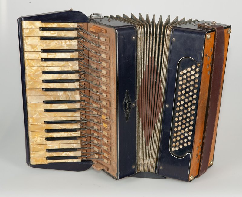 "Rauner" Accordion