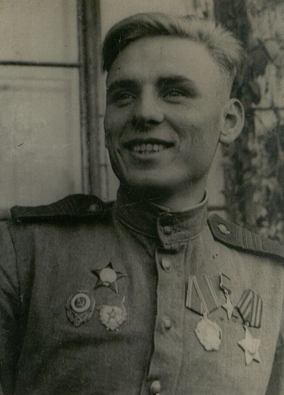 Фотография: Гвардии сержант В.М. Соболев