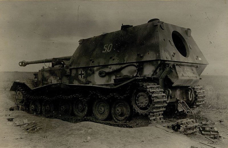 Image: Self-propelled gun "Ferdinand", knocked out at height 243.1 by the 7th battery of the 208th howitzer artillery regiment (GAP) of the 5th Artillery Division of the Reserve of the High Command. - 122 mm howitzer shell tank track on 5.7.43