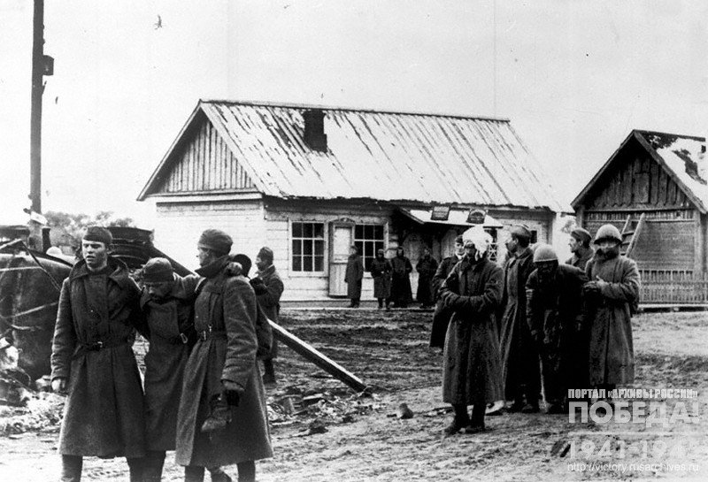A group of Soviet prisoners of war in one of the settlements