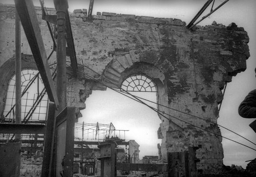 Разрушения в городе. Севастополь