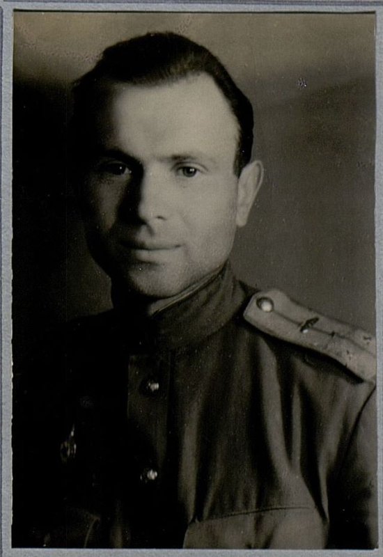 Фотография: Командир роты гвардии старший лейтенант Косенко