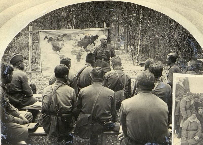 Фотография: Занятия по политподготовке