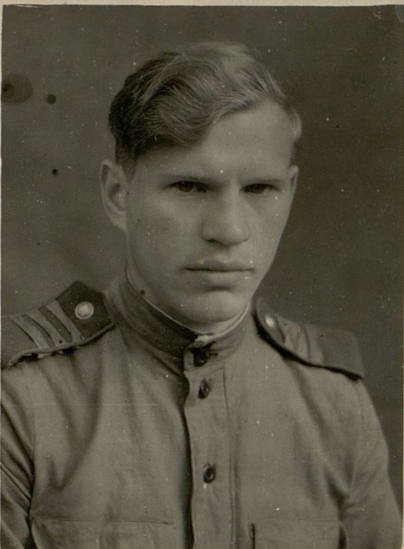 Фотография: Механик по авиаприборам сержант  технической службы Глухов А.И.