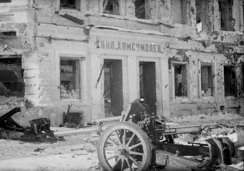Stalingrad streets after the fighting ended. Stalingrad, February 1943.