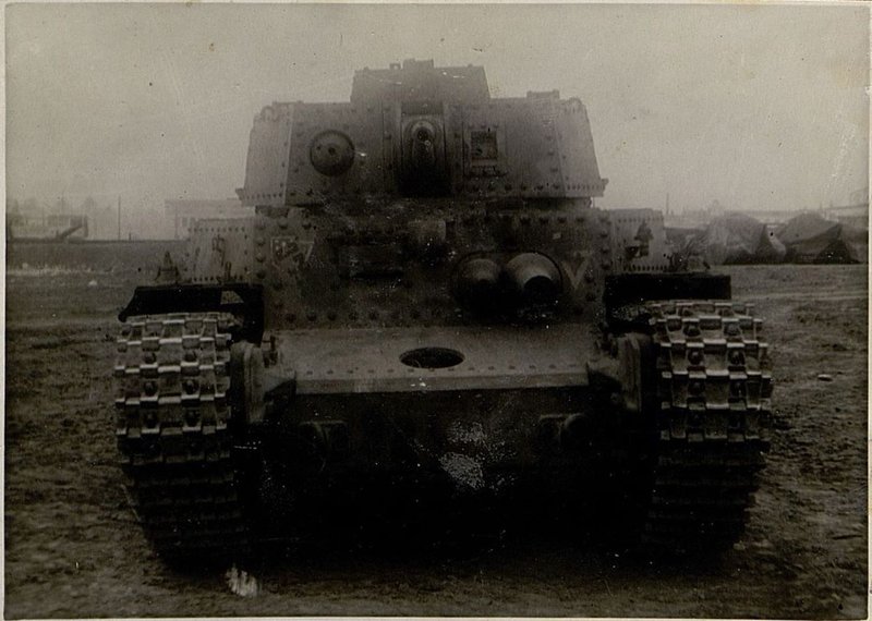 Image: Light 16-ton tank (Hungarian)