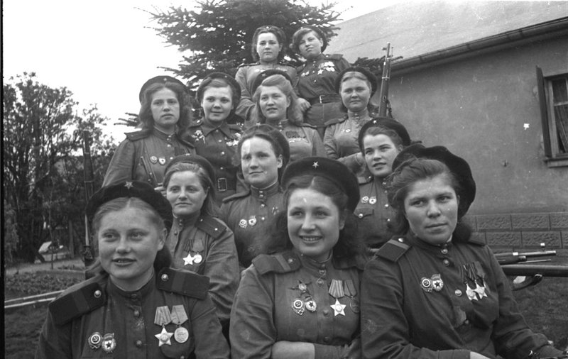 Soldiers and officers of the separate sniper company of the 3rd Shock Army