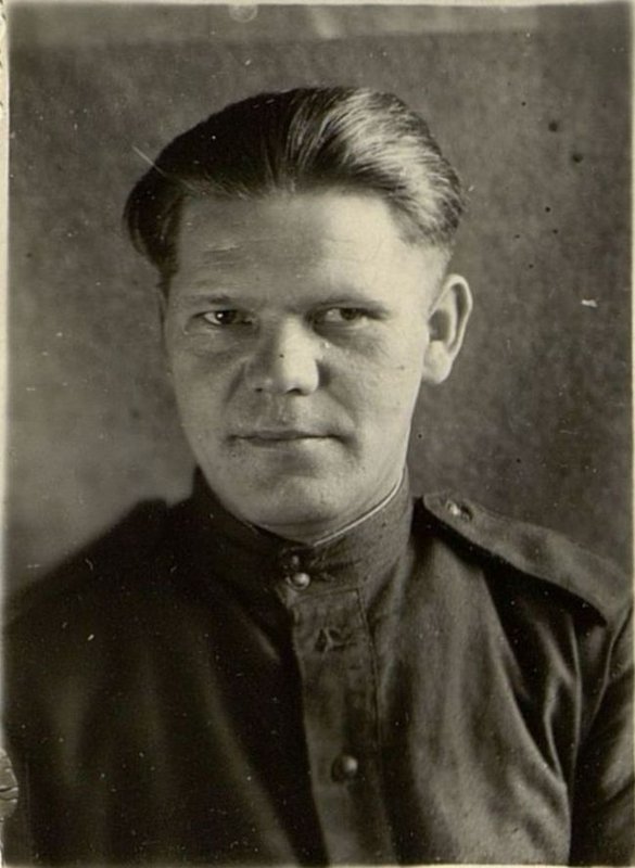 Фотография: Слесарь-ефрейтор Озеров Н.В.