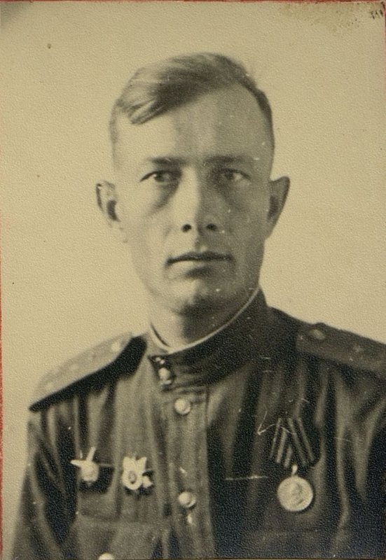 Фотография: Заместитель командира батальона по политчасти капитан Пичугин Н.А.