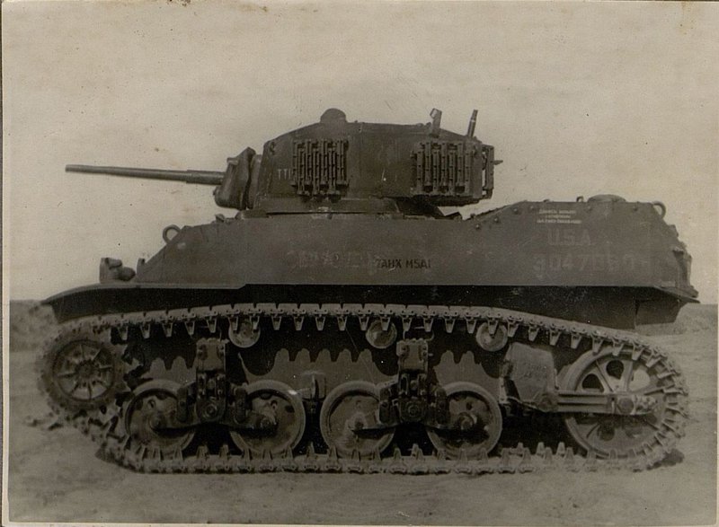 Фотография: Лёгкий танк M5-A1 (американский)