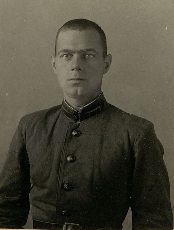 Image: The commander of the 1st platoon of the 3rd engineering company of the 4th GMIB (Guards Moto-Engineering Battalion) Guard Lieutenant Lopata Grigory Georgievich - died on November 2, 1944 while performing a combat mission. Awarded with government awards the Order of the Red Star and posthumously awarded the Order of the Patriotic War, I degree