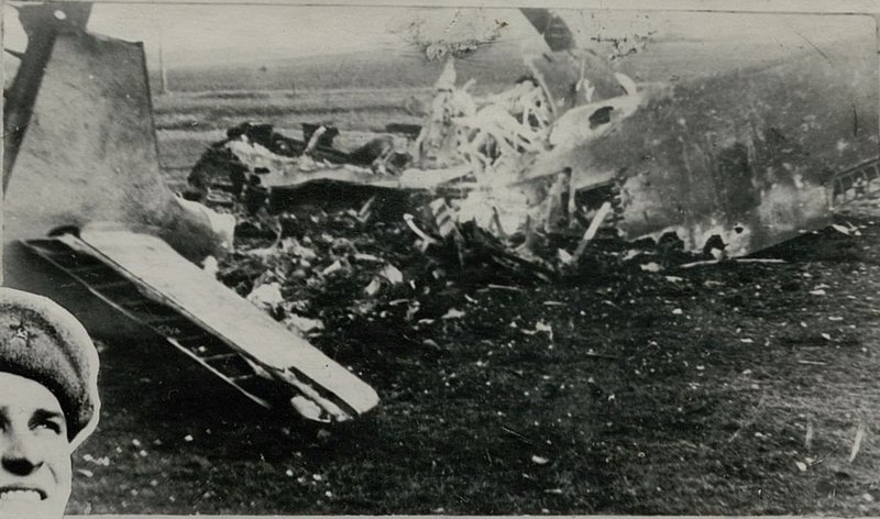 Фотография: Три ФВ-190, стрелкового батальонаитые с хода первой батареей 11.02.45 г. в районе Обер-Белау