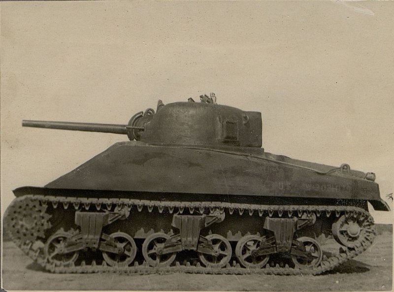 Фотография: Средний танк М4-А2 "Генерал Шерман" (модернизированный американский)