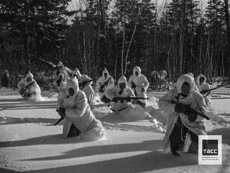 Soviet soldiers during the attack