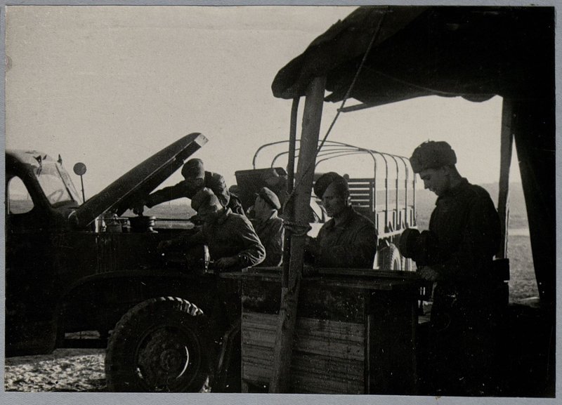 Фотография: Альбом "История 28 автомобильного полка, 1943-1944 гг."