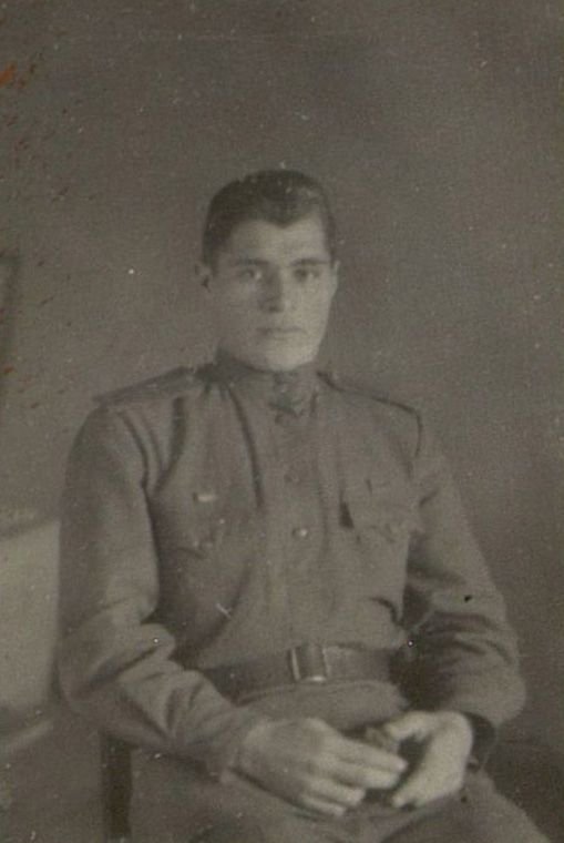 Фотография: Помощник по строевой части капитан Попов С.М.