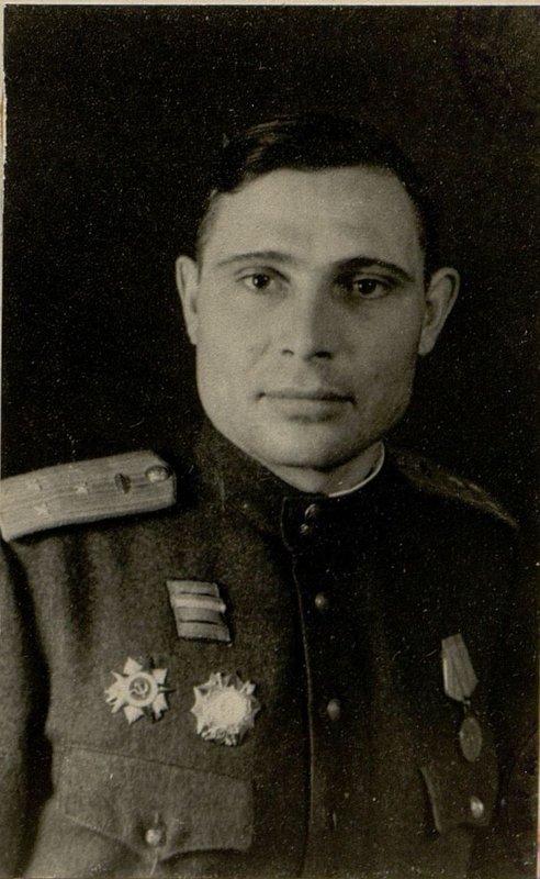 Image: Tank company commander Senior Lieutenant S.P. Anisimov