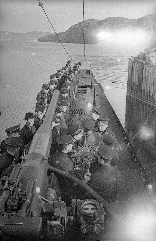 Подводная лодка «К-21» под командованием Николая Лунина после выполнения боевого задания. Северный флот. Кольский п-ов