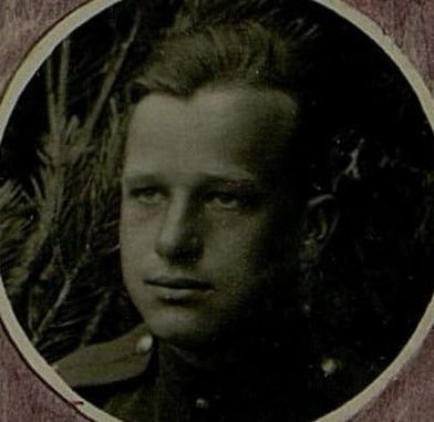 Фотография: Лейтенант Бредихин командир взвода