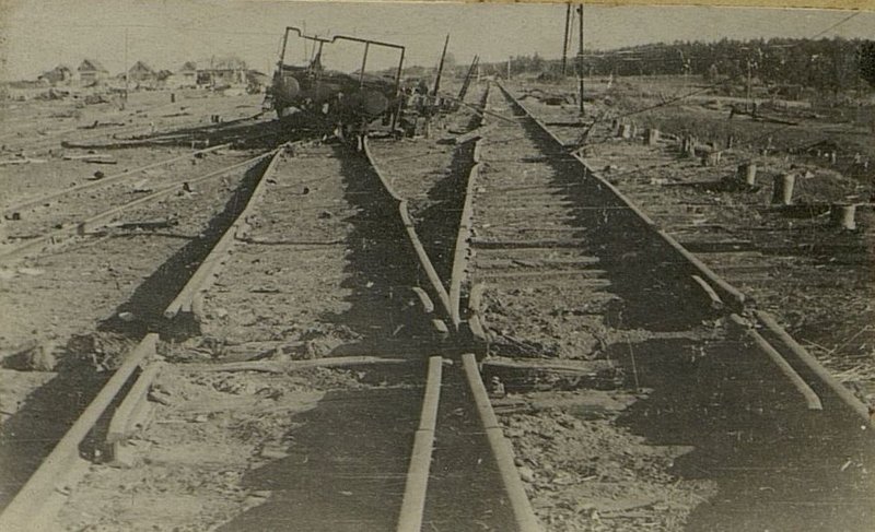 Фотография: Разрушенные пути