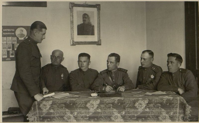 Фотография: Заседание партийного бюро
