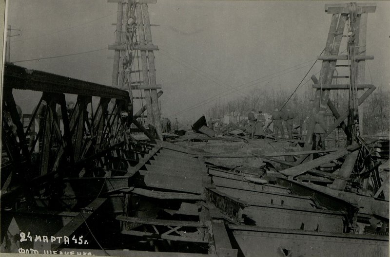 Фотография: Мост через станцию Варта. Подъемка полиспастом и упавшего пролетного строения
