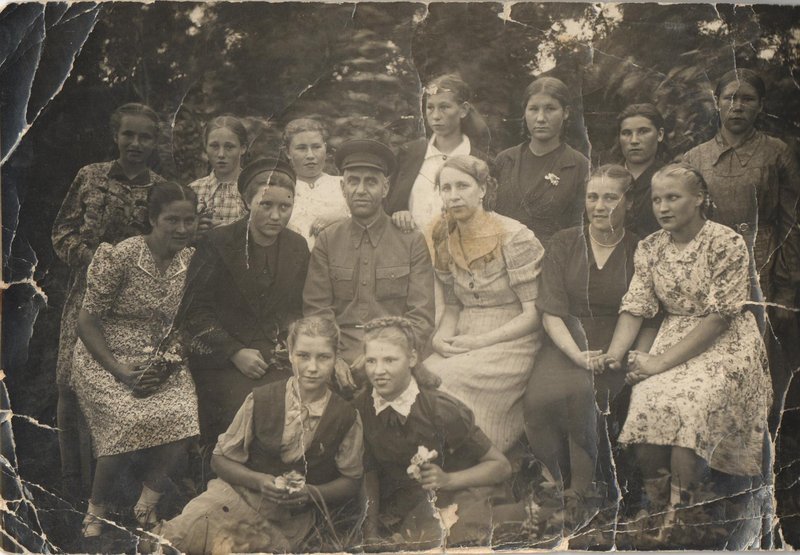 Collective farmers of the Lenin Ray Artel.