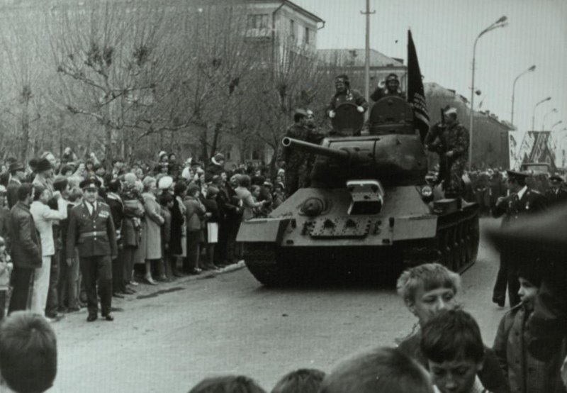 35,000th T-34 tank, released during the war from the Ural Tank Plant No. 183 which took part in the Victory Parade