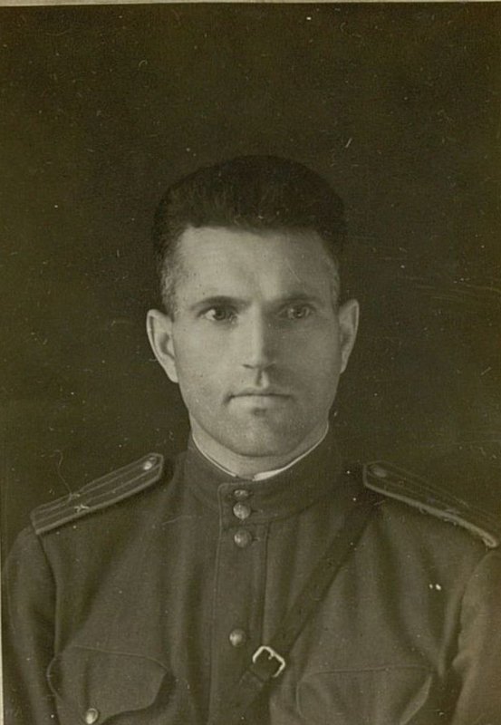 Фотография: Подполковник Корольков Виктор Иванович. Начальник отдела снабжения Автомобильного управления северо - западного фронта