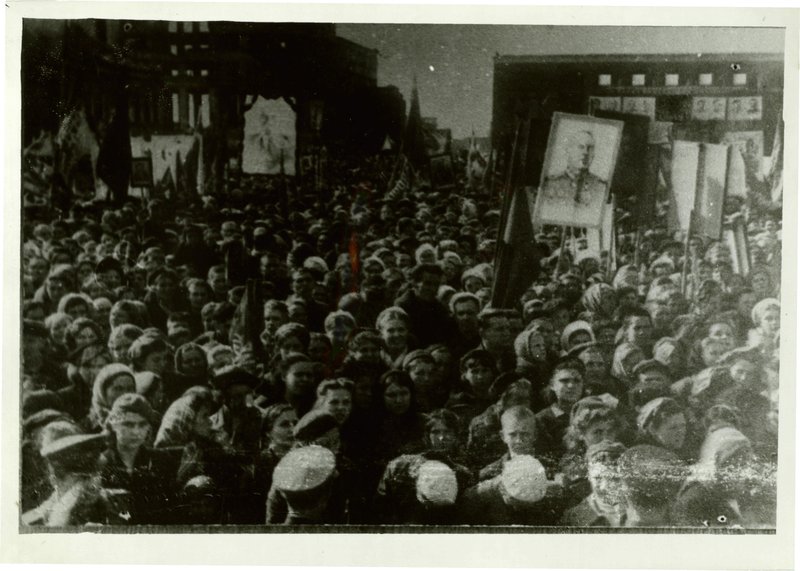 Митинг в г. Воронеже, посвященный Победе в Великой Отечественной войне. 1945 г.