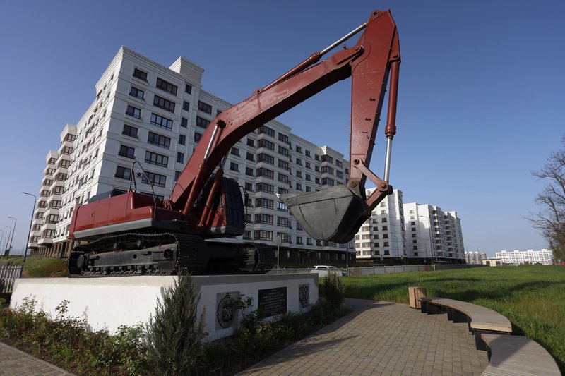 The first monument dedicated to military builders in Mariupol