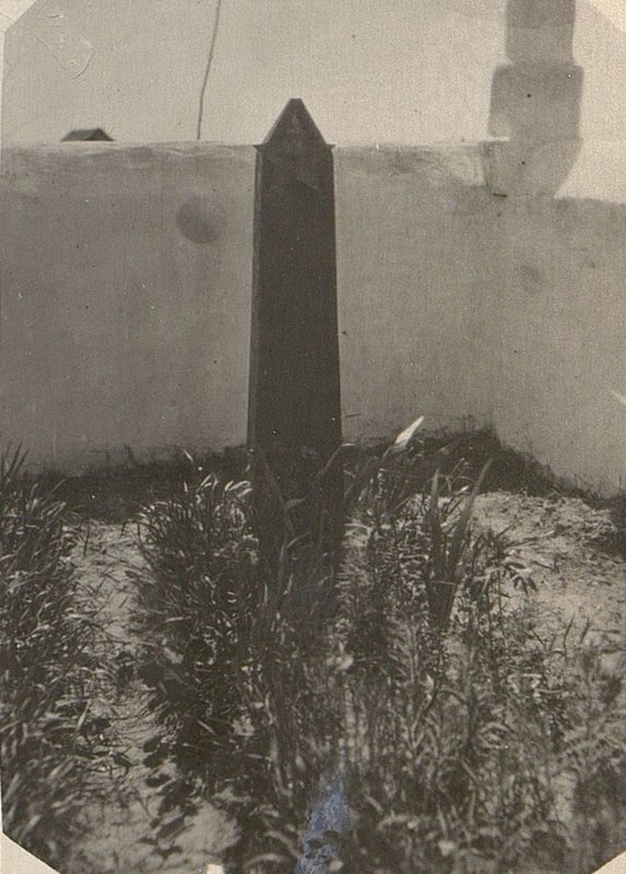 Image: Military burial of an unknown soldier, Skidel, on Soviet Square
