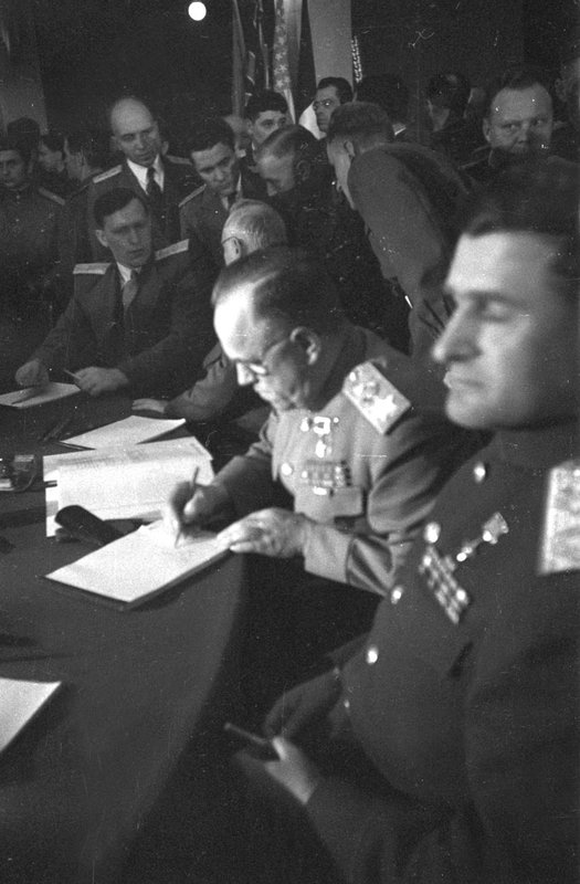 Signing ceremony of the Declaration of German Defeat