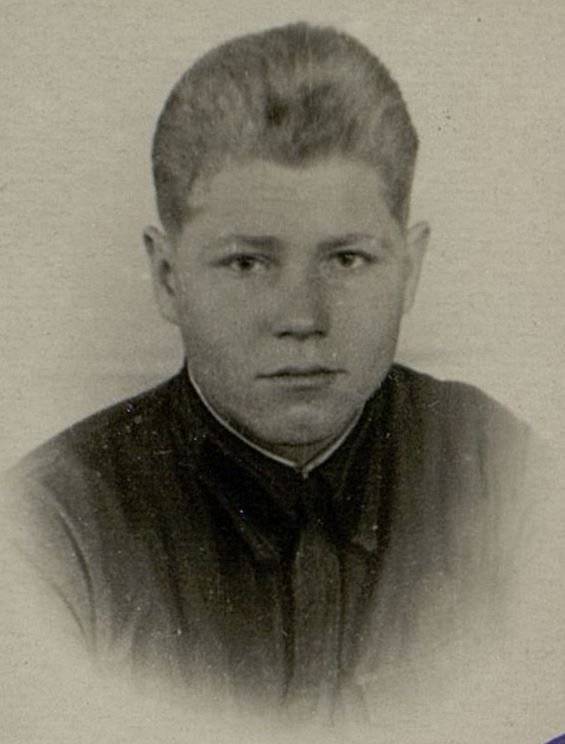 Image: The commander of the gun of the T-34 tank, Sergeant Major Lopata A.V.
