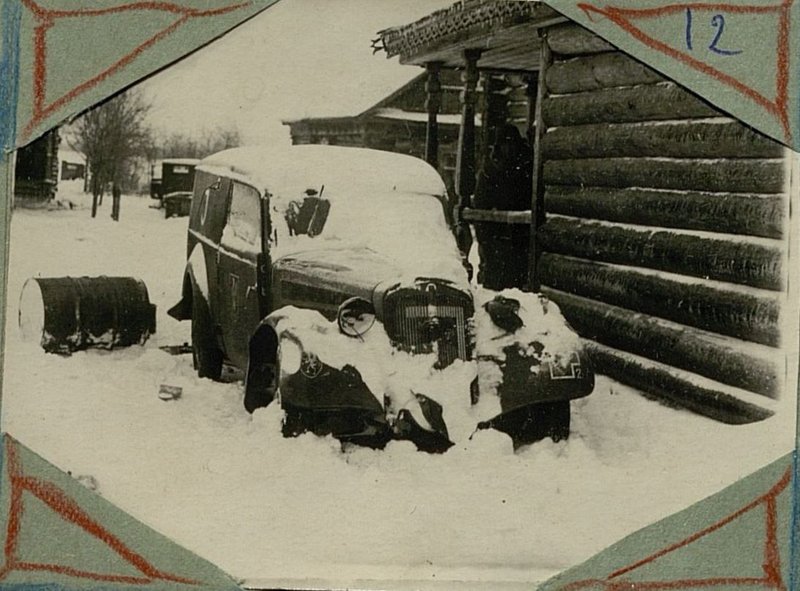 Фотография: Немецкая машина, захваченная частями товарища Березина в д. Прибытково Калининской обл.