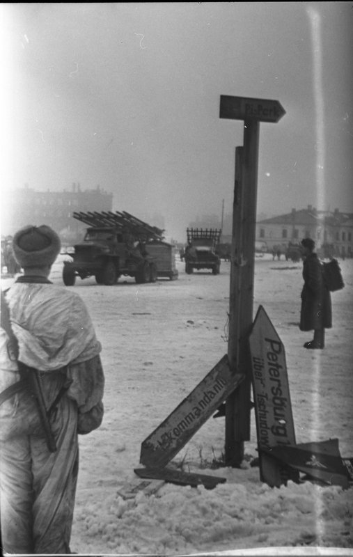 On the square of liberated Novgorod