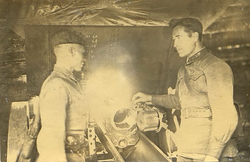 Фотография: Орудийный расчет Старший Сержант а Блидченко В.К. (арт. дивизион) уничтожил 26 фашистов, 3 пулемета, 7 блинд. и 3 повозки с боеприпасами